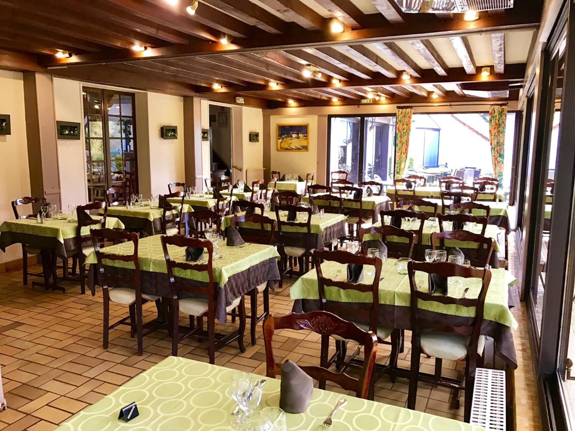 Hotel Restaurant Le Relais De Pouilly Ngoại thất bức ảnh