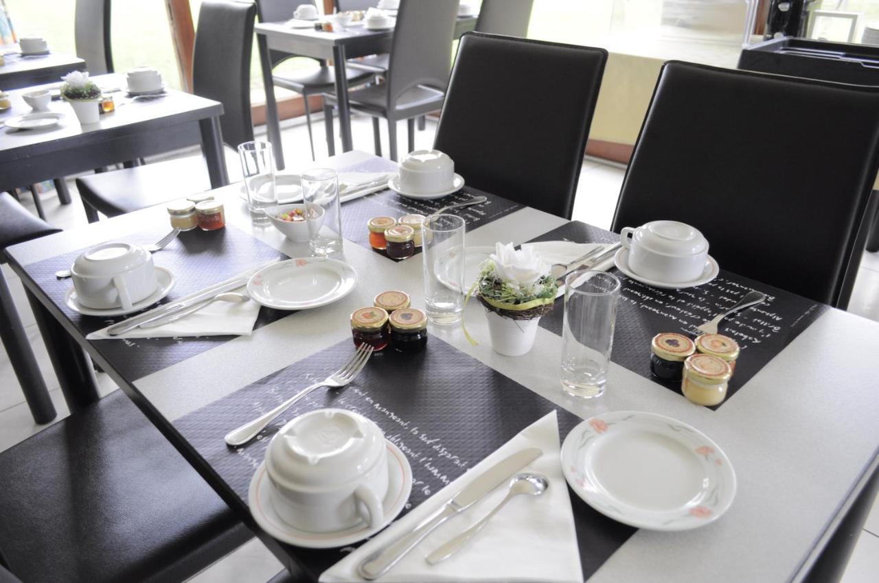 Hotel Restaurant Le Relais De Pouilly Ngoại thất bức ảnh